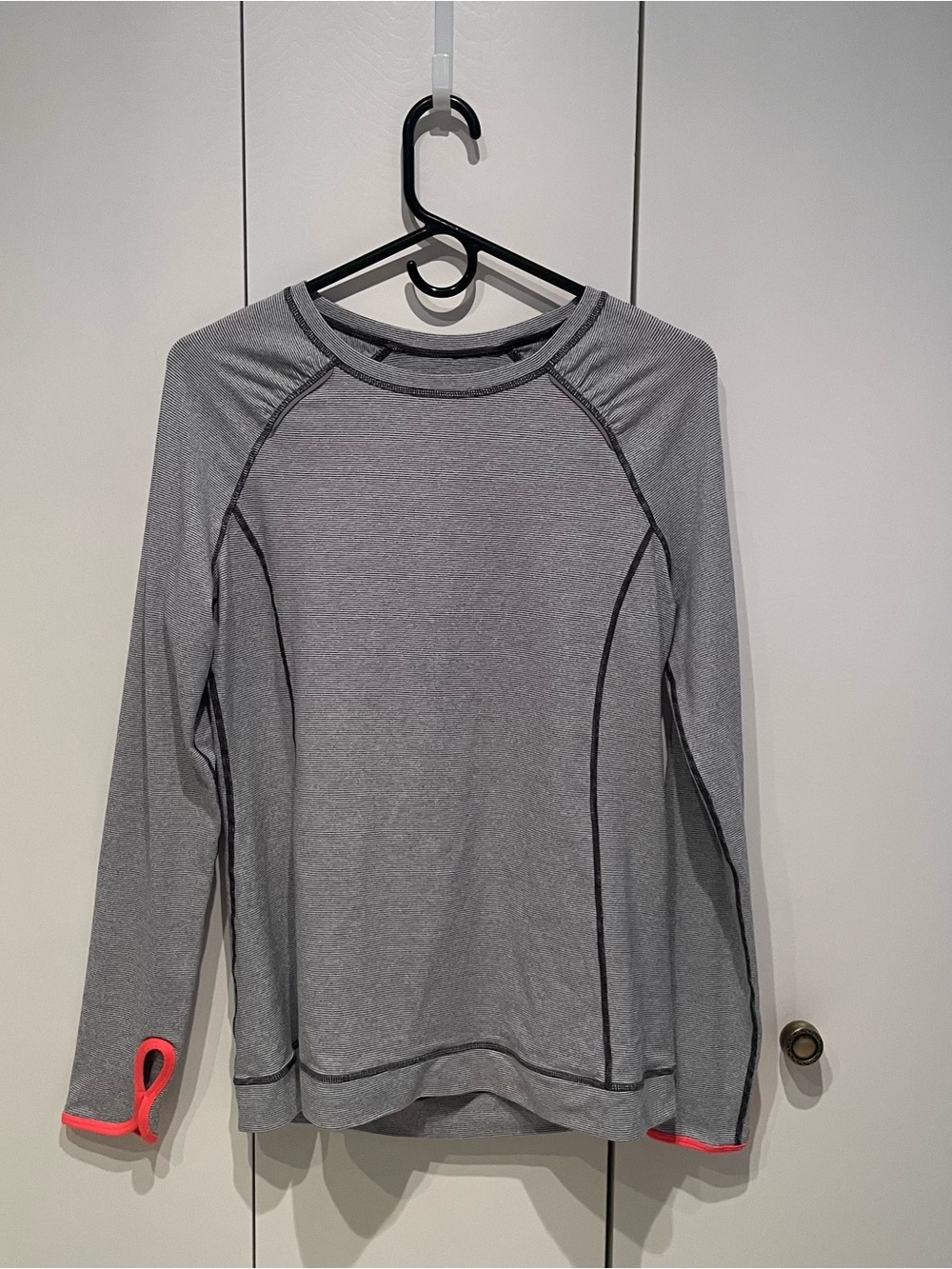 Lucy Tech Women's Gray Long-Sleeve Active Tee with Contrast Trim
